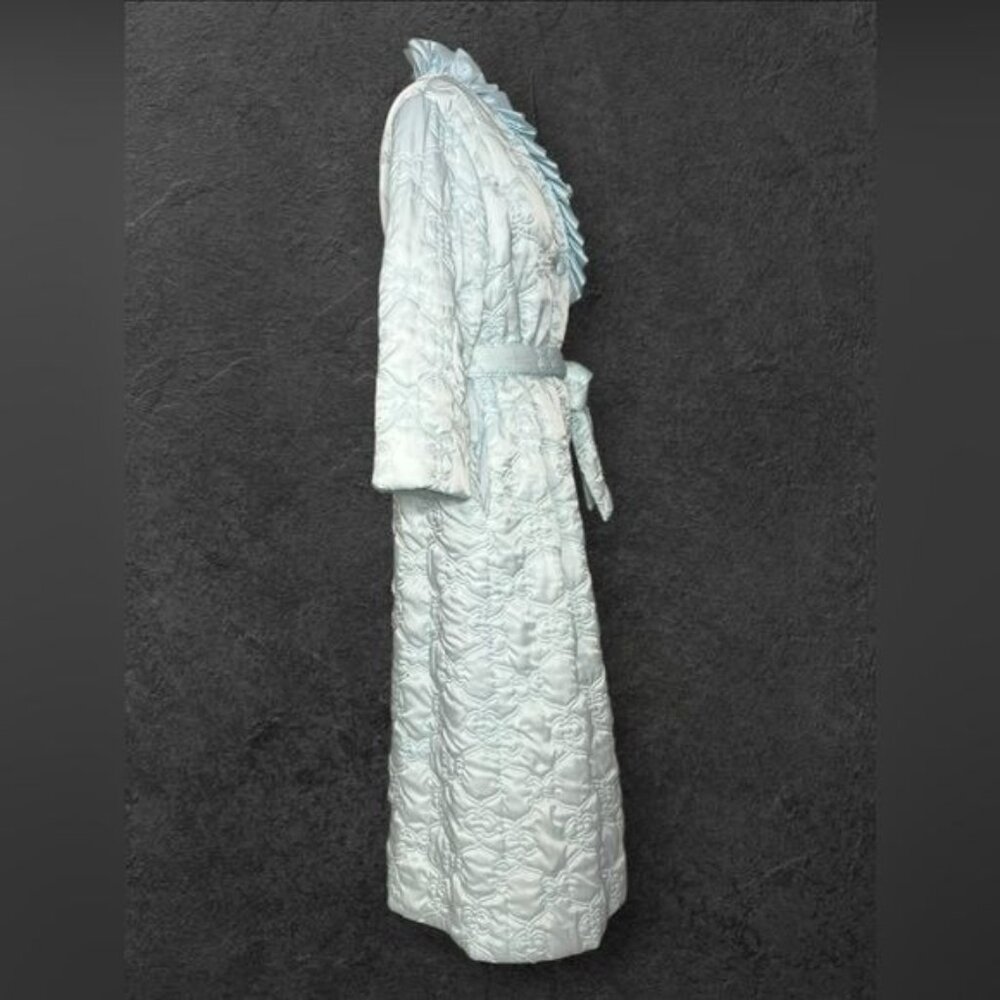 Vintage Quilted Satin Robe – Blue with Ruffle Collar - Picture 4 of 7